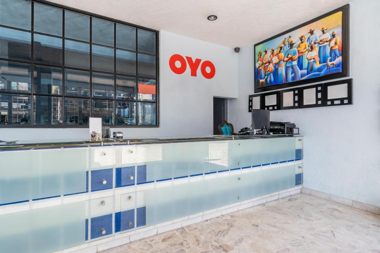 Oyo Hotel Platinium Gran Hotel,Guadalajara,Artesanias Tonala エクステリア 写真